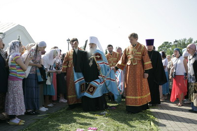 Прибытие митрополита Филарета на праздник.